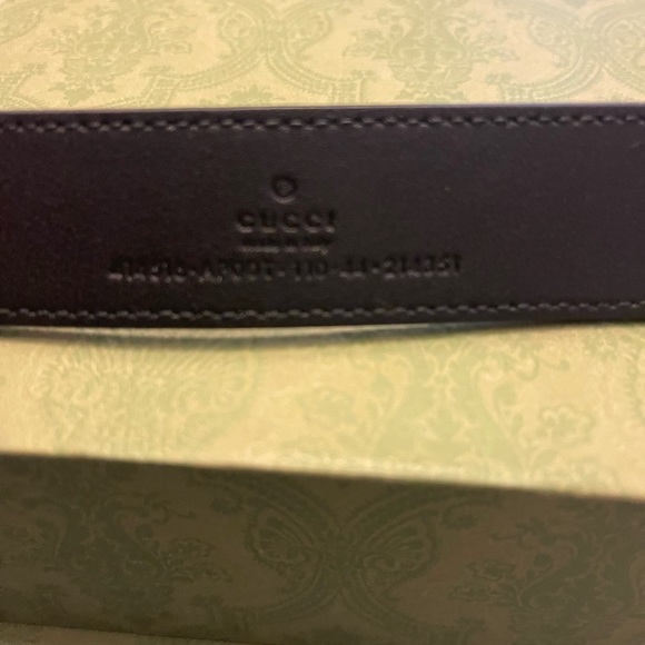 Gucci used belt with bag and box size 110 in great condition worn twice and real - Picture 10 of 10